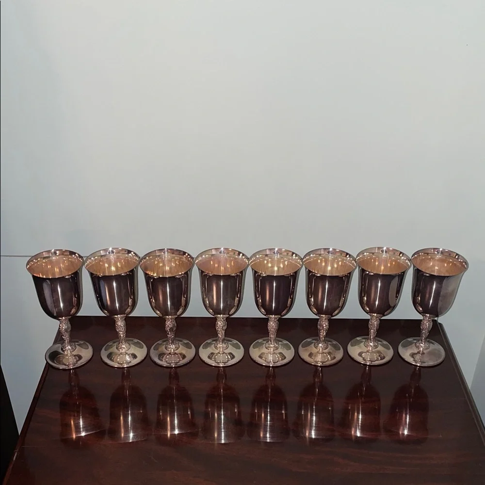 Vintage Wm Rogers Silver Plate Floral Stem Goblets - Pair of 8 - Picture 1 of 7